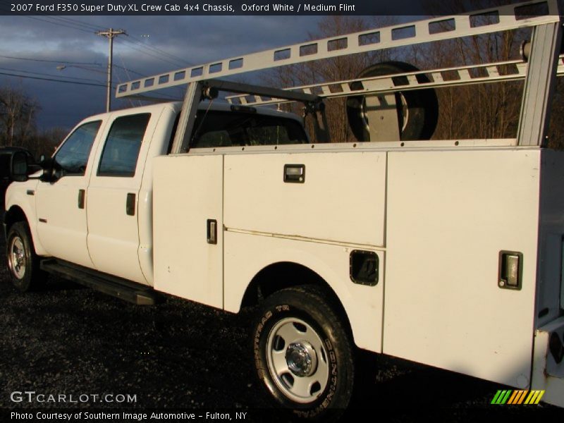 Oxford White / Medium Flint 2007 Ford F350 Super Duty XL Crew Cab 4x4 Chassis