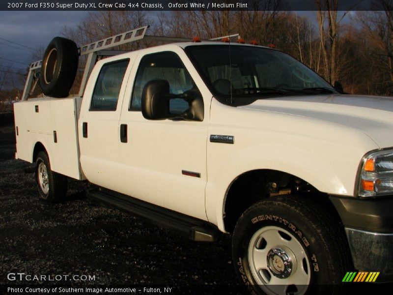 Oxford White / Medium Flint 2007 Ford F350 Super Duty XL Crew Cab 4x4 Chassis
