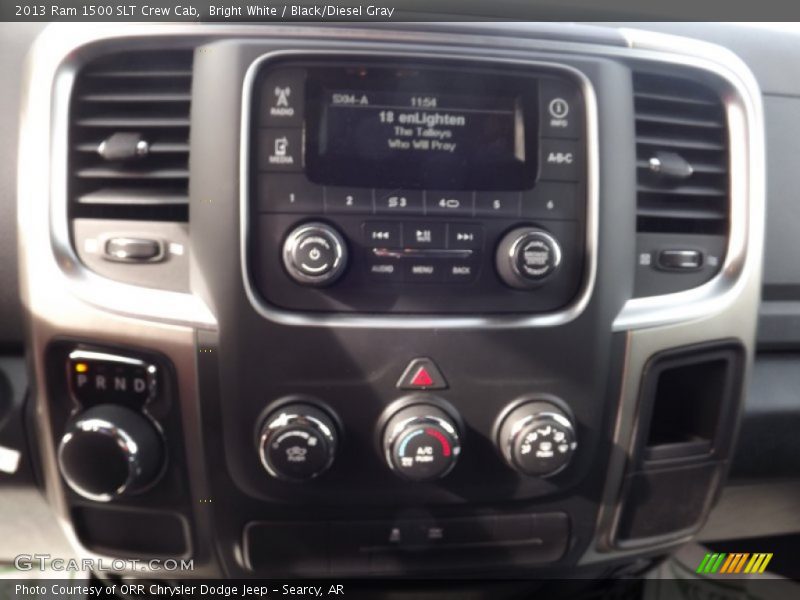 Bright White / Black/Diesel Gray 2013 Ram 1500 SLT Crew Cab