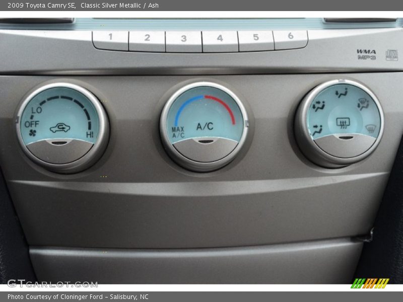 Controls of 2009 Camry SE