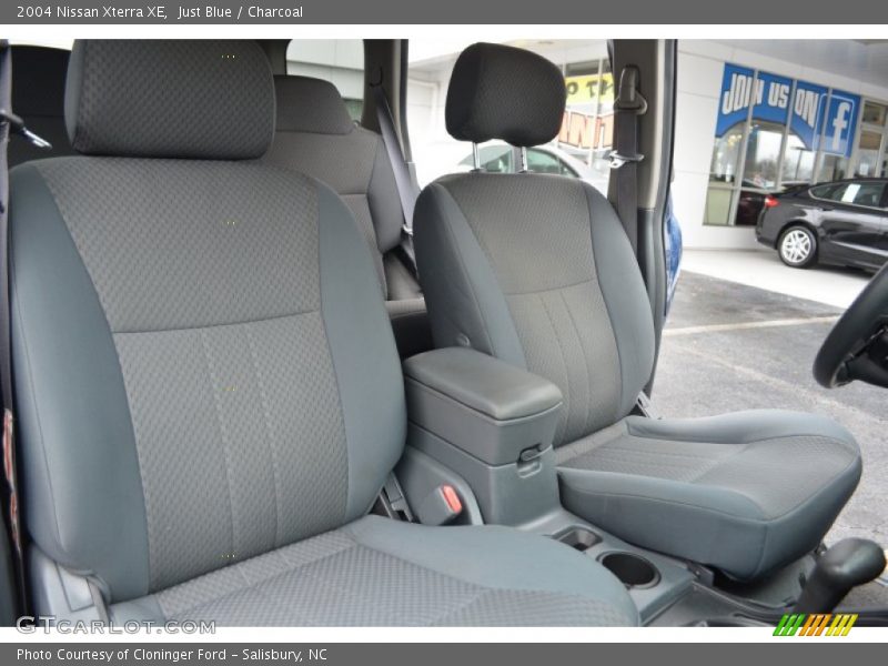 Just Blue / Charcoal 2004 Nissan Xterra XE
