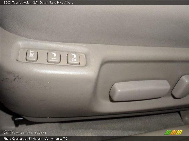 Desert Sand Mica / Ivory 2003 Toyota Avalon XLS