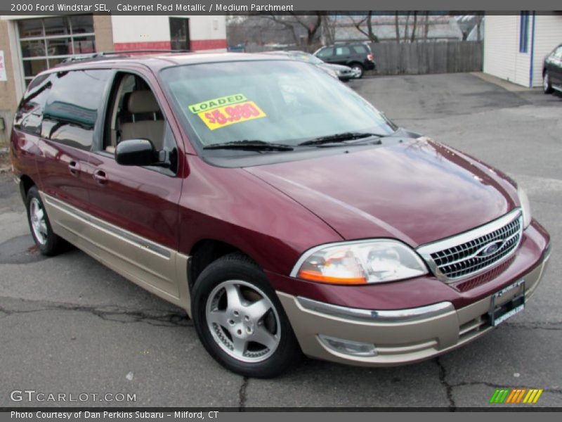 Front 3/4 View of 2000 Windstar SEL