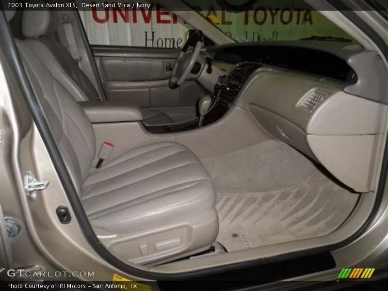 Desert Sand Mica / Ivory 2003 Toyota Avalon XLS