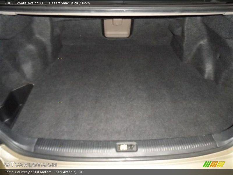 Desert Sand Mica / Ivory 2003 Toyota Avalon XLS