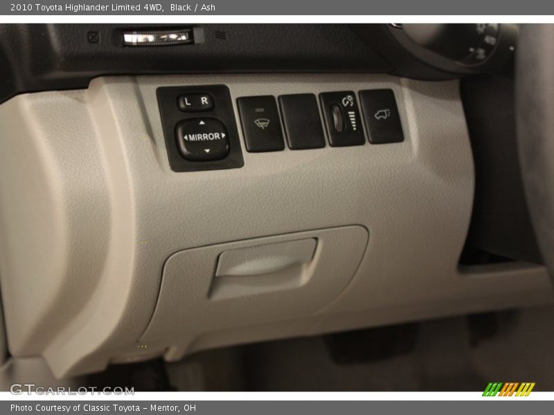 Black / Ash 2010 Toyota Highlander Limited 4WD