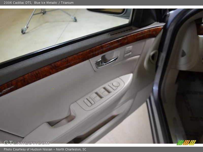 Blue Ice Metallic / Titanium 2006 Cadillac DTS