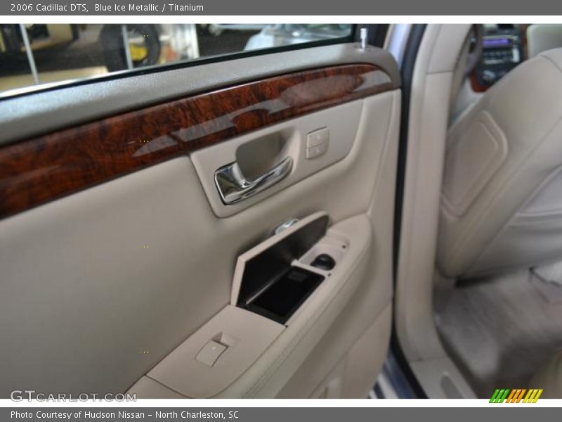 Blue Ice Metallic / Titanium 2006 Cadillac DTS