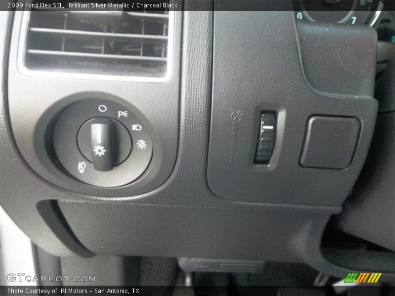 Brilliant Silver Metallic / Charcoal Black 2009 Ford Flex SEL