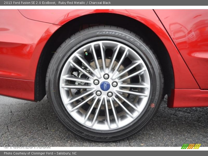  2013 Fusion SE 2.0 EcoBoost Wheel