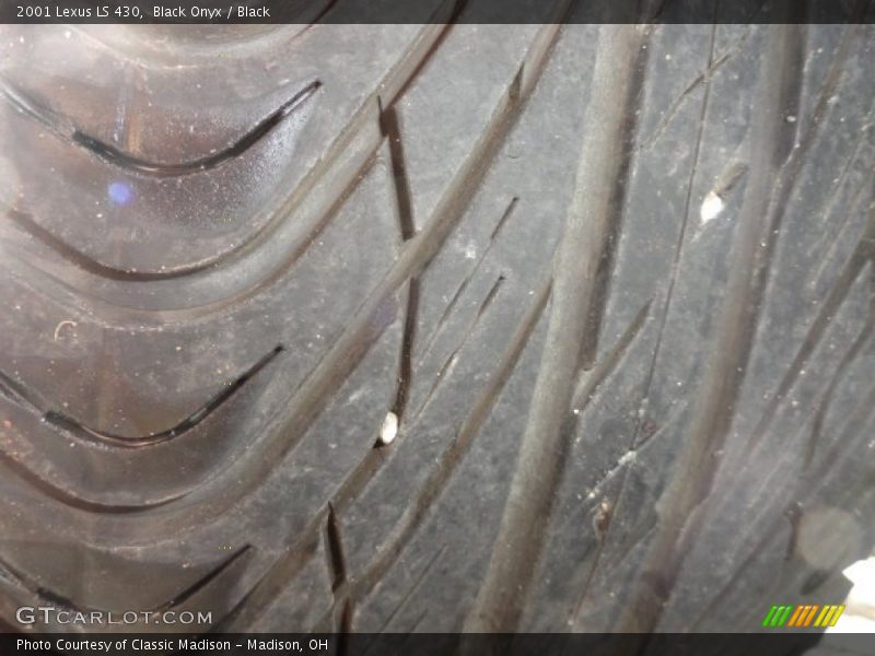 Black Onyx / Black 2001 Lexus LS 430