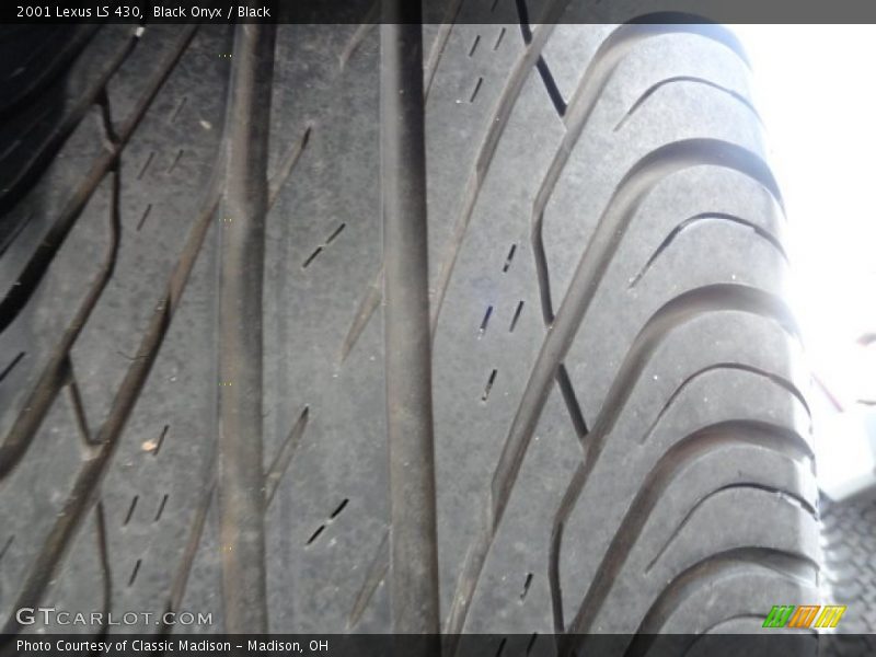Black Onyx / Black 2001 Lexus LS 430