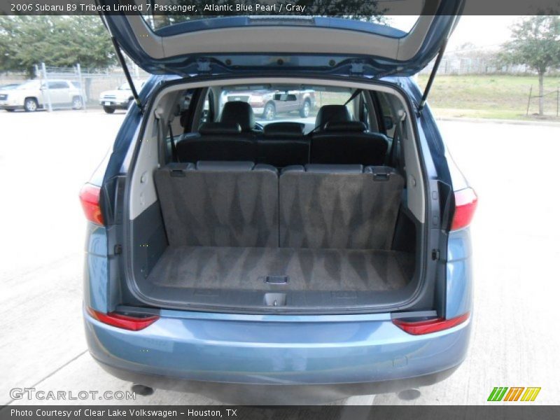  2006 B9 Tribeca Limited 7 Passenger Trunk