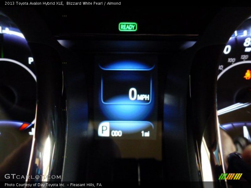 Blizzard White Pearl / Almond 2013 Toyota Avalon Hybrid XLE