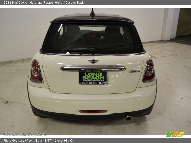 Pepper White / Carbon Black 2011 Mini Cooper Hardtop