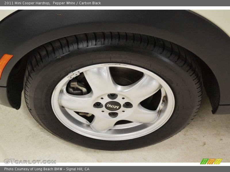 Pepper White / Carbon Black 2011 Mini Cooper Hardtop