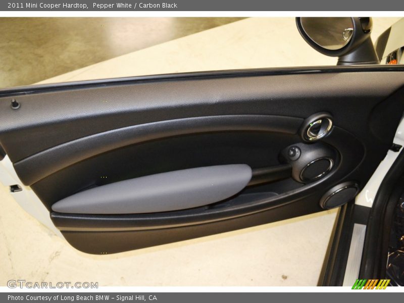 Pepper White / Carbon Black 2011 Mini Cooper Hardtop