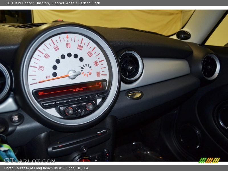 Pepper White / Carbon Black 2011 Mini Cooper Hardtop