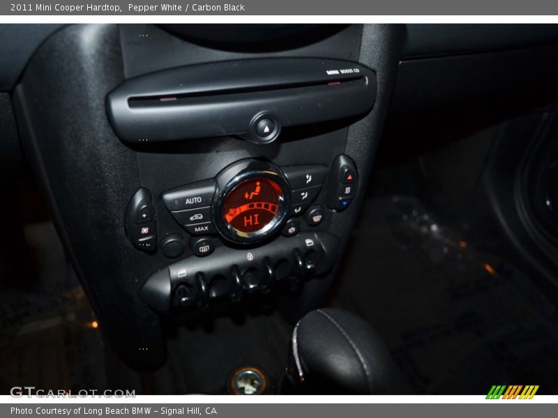 Pepper White / Carbon Black 2011 Mini Cooper Hardtop