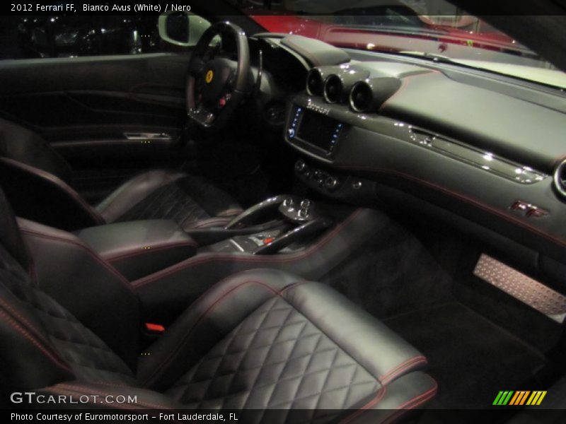  2012 FF  Nero Interior