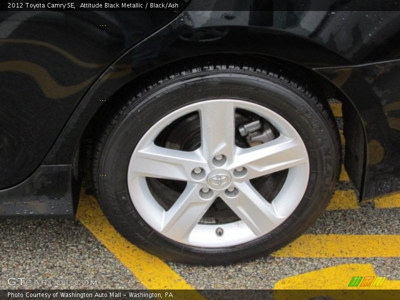 Attitude Black Metallic / Black/Ash 2012 Toyota Camry SE