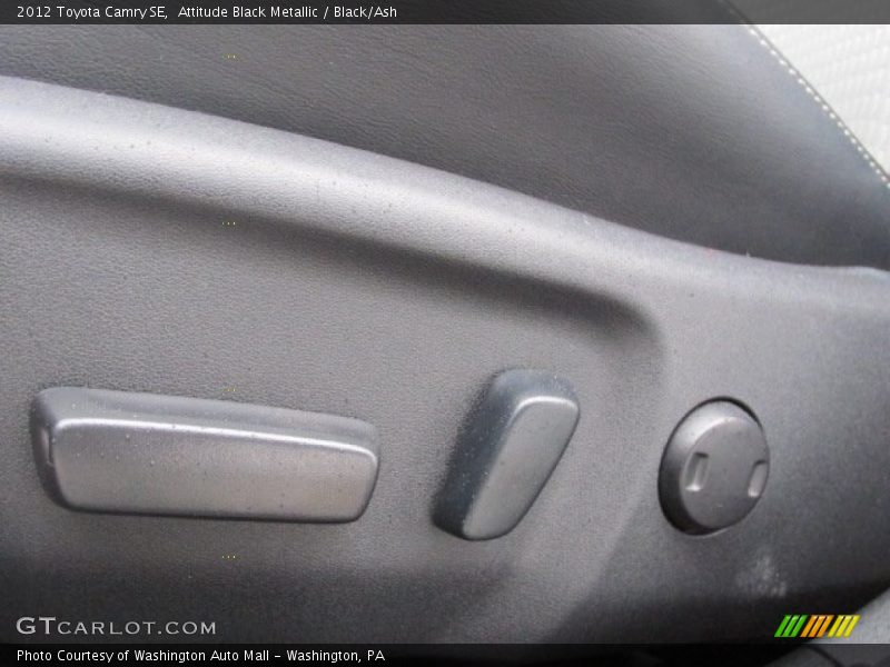 Attitude Black Metallic / Black/Ash 2012 Toyota Camry SE