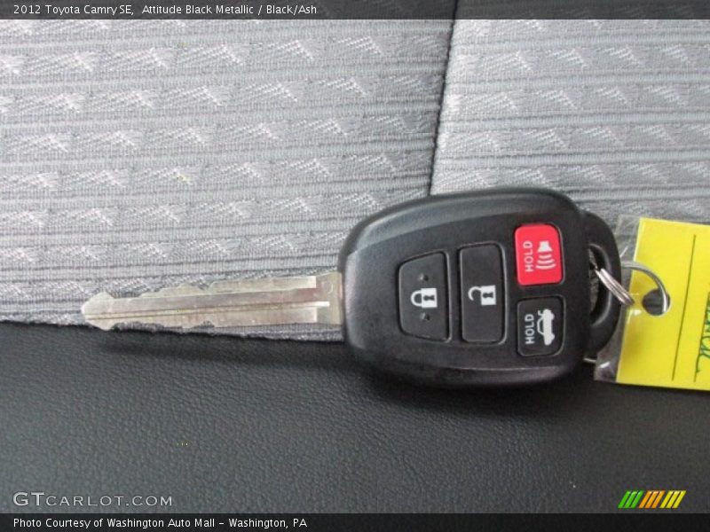 Attitude Black Metallic / Black/Ash 2012 Toyota Camry SE