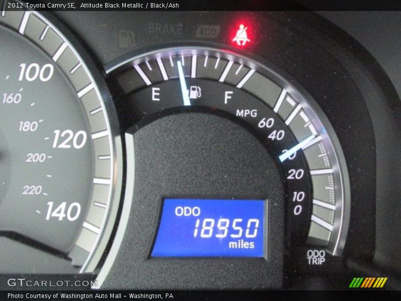 Attitude Black Metallic / Black/Ash 2012 Toyota Camry SE
