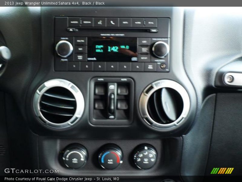 Black / Black 2013 Jeep Wrangler Unlimited Sahara 4x4