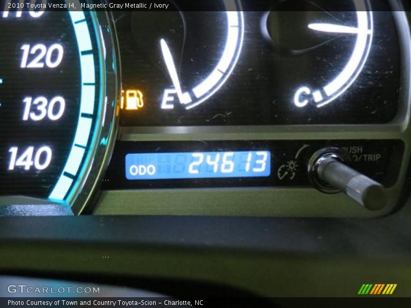 Magnetic Gray Metallic / Ivory 2010 Toyota Venza I4