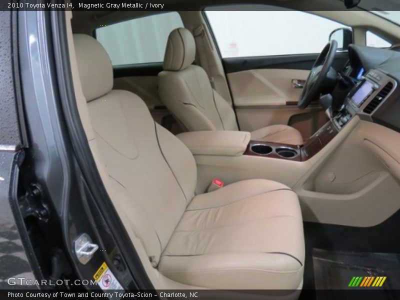 Magnetic Gray Metallic / Ivory 2010 Toyota Venza I4