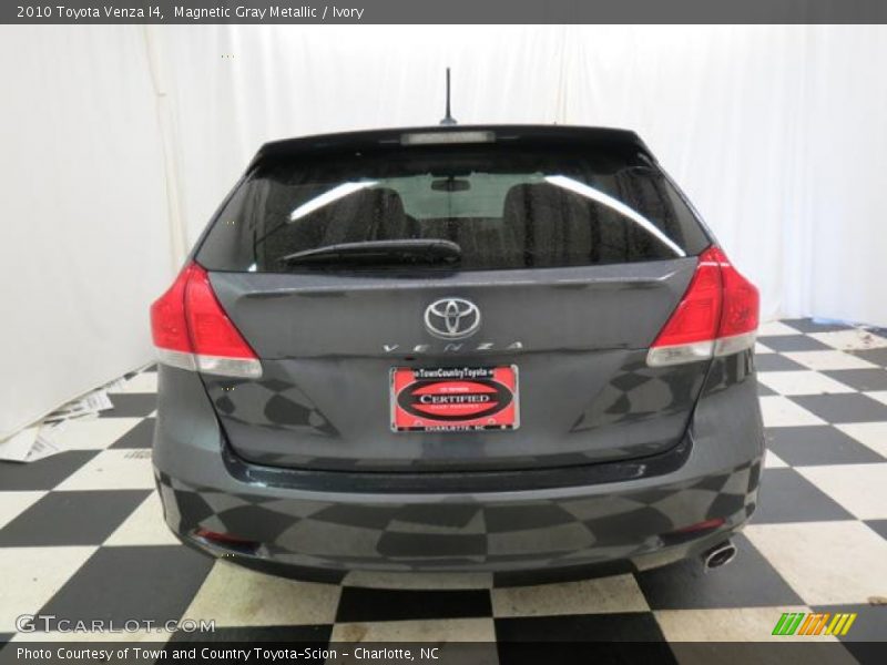 Magnetic Gray Metallic / Ivory 2010 Toyota Venza I4