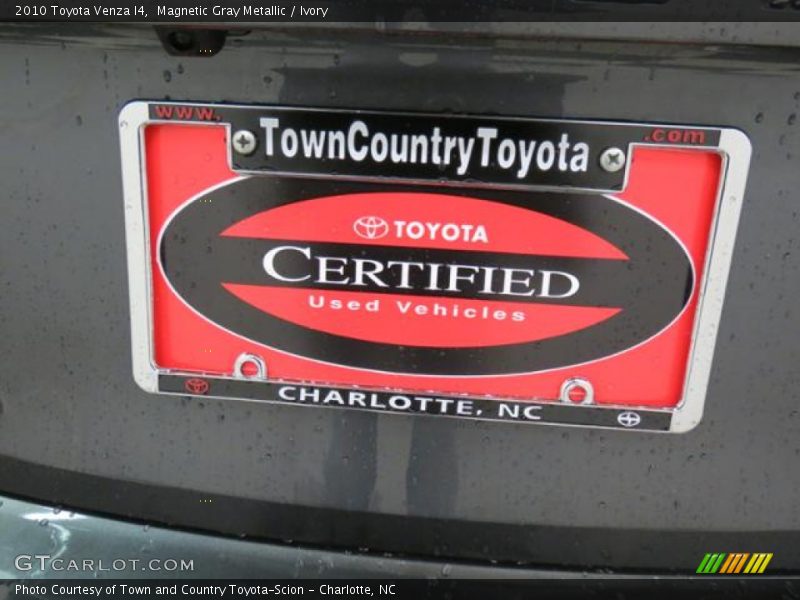 Magnetic Gray Metallic / Ivory 2010 Toyota Venza I4