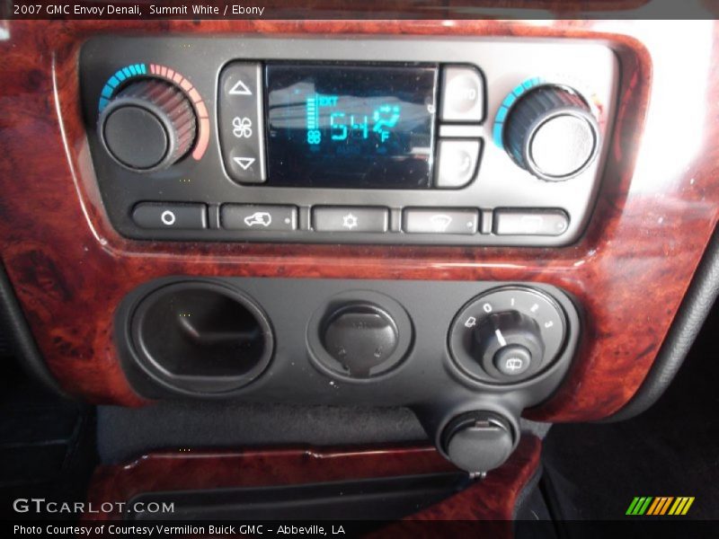 Summit White / Ebony 2007 GMC Envoy Denali
