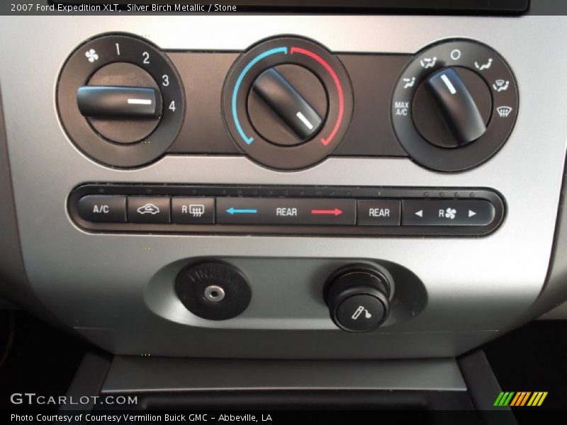 Silver Birch Metallic / Stone 2007 Ford Expedition XLT