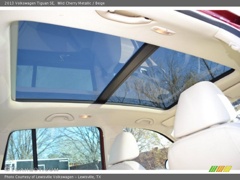 Wild Cherry Metallic / Beige 2013 Volkswagen Tiguan SE
