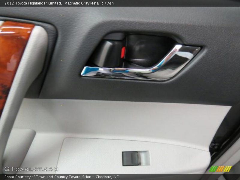 Magnetic Gray Metallic / Ash 2012 Toyota Highlander Limited