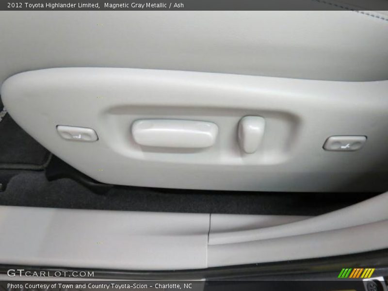 Magnetic Gray Metallic / Ash 2012 Toyota Highlander Limited