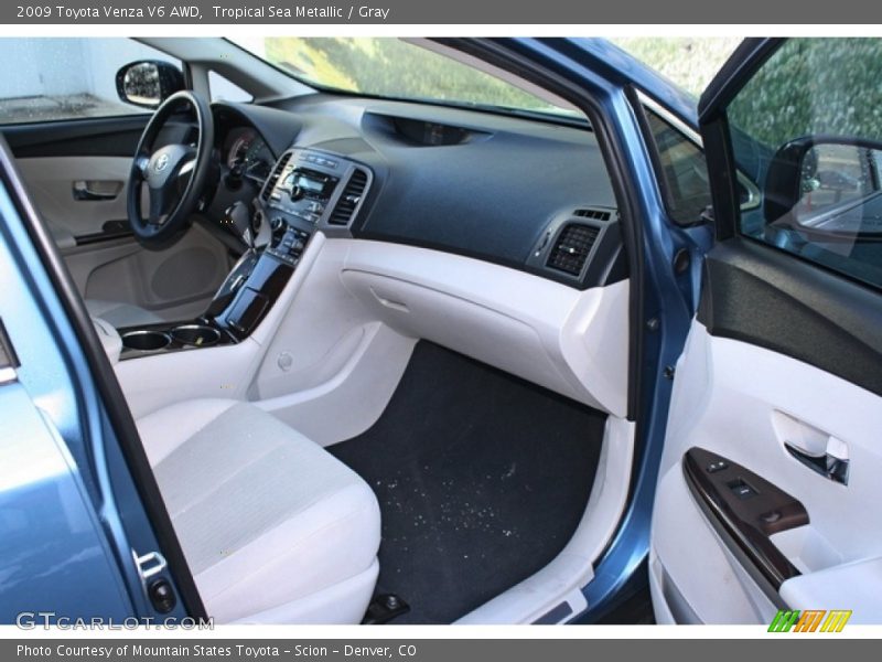  2009 Venza V6 AWD Gray Interior