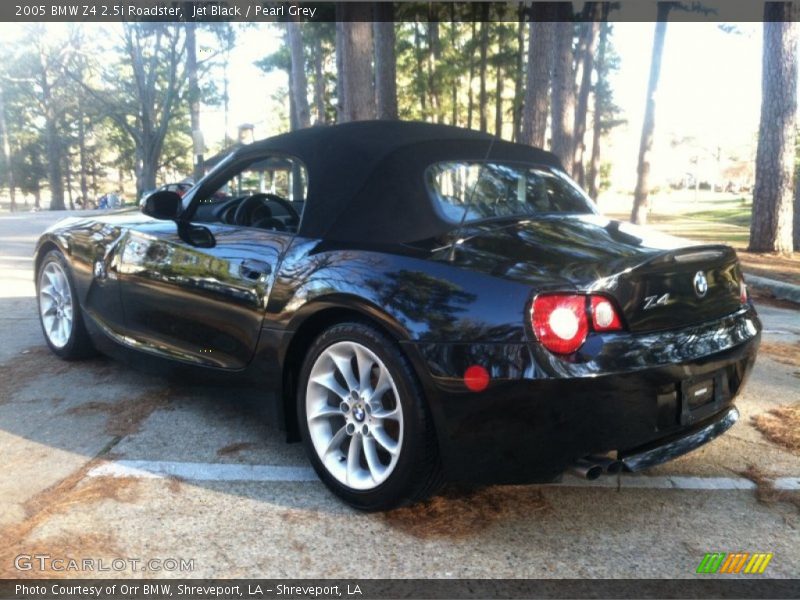 Jet Black / Pearl Grey 2005 BMW Z4 2.5i Roadster