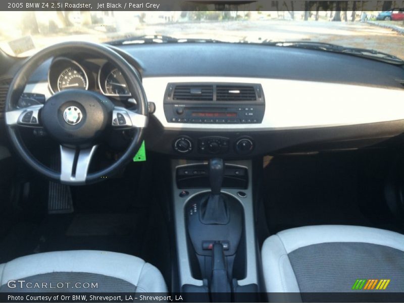 Dashboard of 2005 Z4 2.5i Roadster