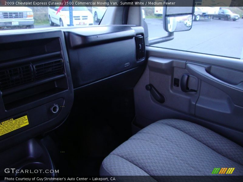 Summit White / Medium Pewter 2009 Chevrolet Express Cutaway 3500 Commercial Moving Van