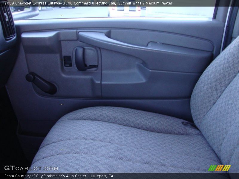 Summit White / Medium Pewter 2009 Chevrolet Express Cutaway 3500 Commercial Moving Van