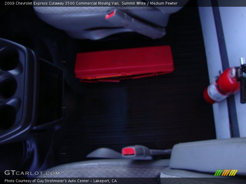 Summit White / Medium Pewter 2009 Chevrolet Express Cutaway 3500 Commercial Moving Van