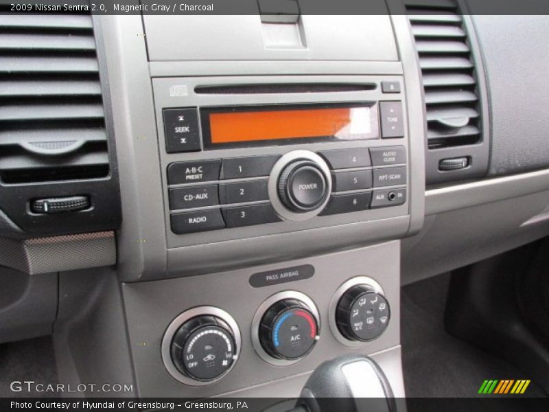 Magnetic Gray / Charcoal 2009 Nissan Sentra 2.0