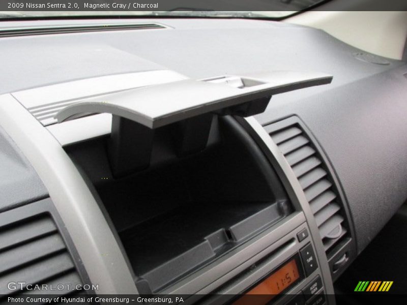 Magnetic Gray / Charcoal 2009 Nissan Sentra 2.0