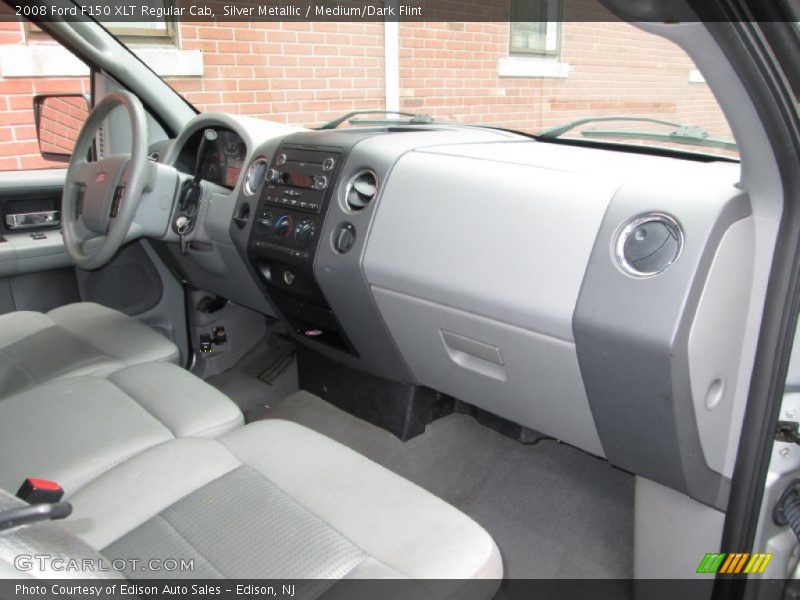 Dashboard of 2008 F150 XLT Regular Cab