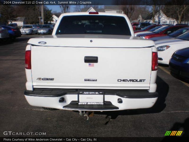 Summit White / Graphite 2004 Chevrolet S10 LS Crew Cab 4x4