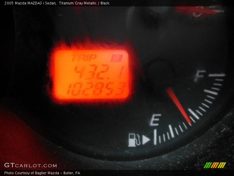 Titanium Gray Metallic / Black 2005 Mazda MAZDA3 i Sedan