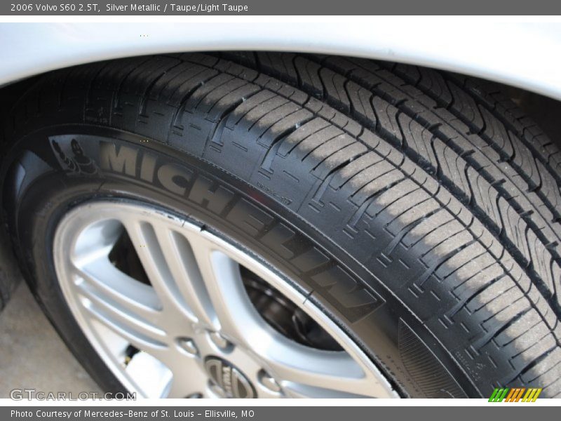Silver Metallic / Taupe/Light Taupe 2006 Volvo S60 2.5T